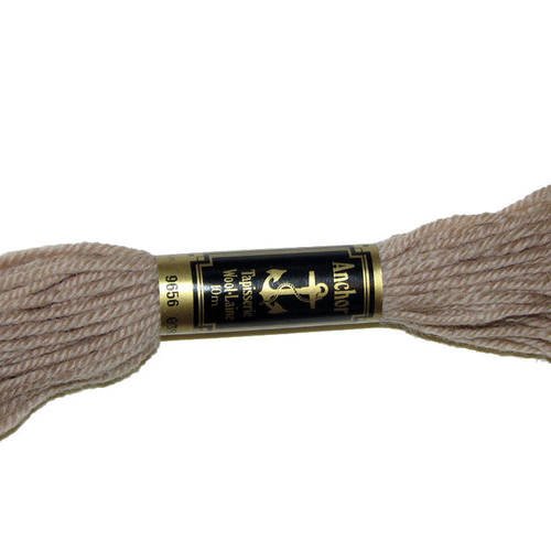 Laine anchor n°9656, échevette de laine pour la confection de tapisseries. 