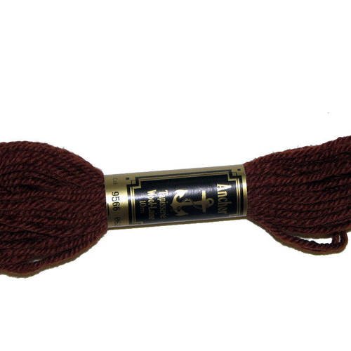 Laine anchor n°9566, échevette de laine pour la confection de tapisseries. 