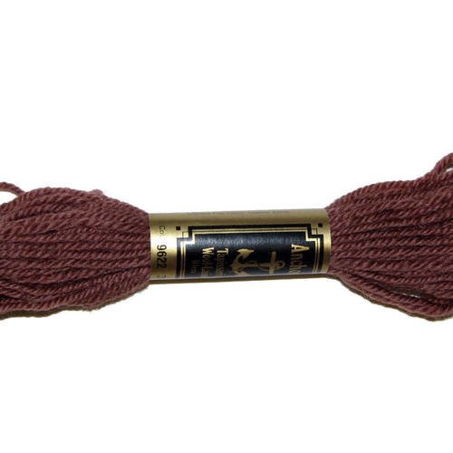 Laine anchor n°9622, échevette de laine pour la confection de tapisseries. 
