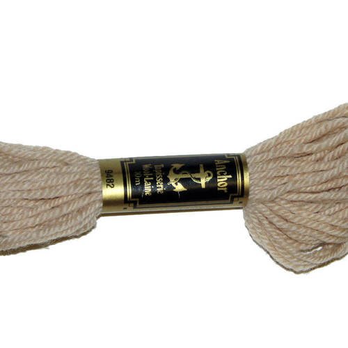 Laine anchor n°9482, échevette de laine pour la confection de tapisseries. 