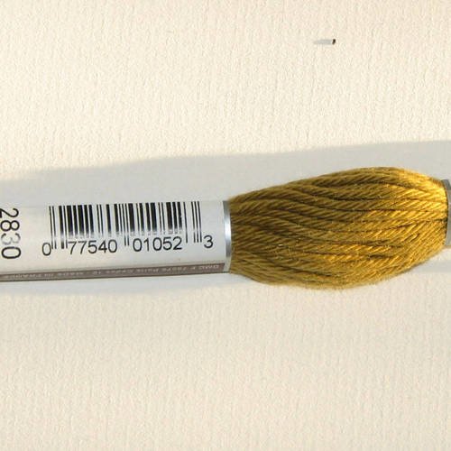 Dmc n°2830, échevette de coton vert jaune pour tapisserie et canevas
