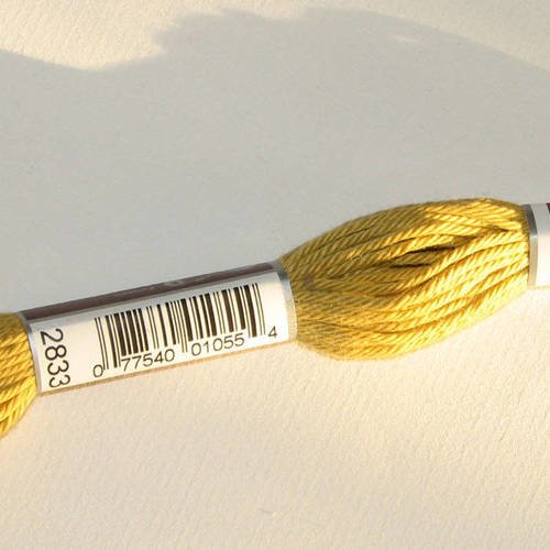 Dmc n°2833, échevette de coton vert jaune pour tapisserie et canevas