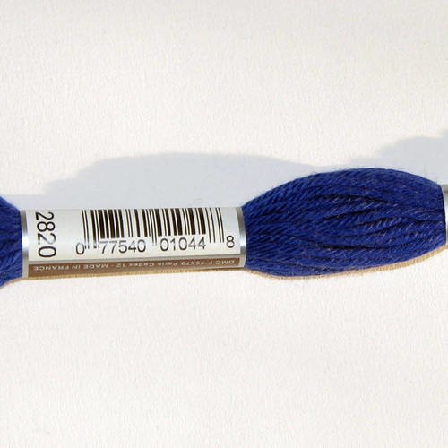 Dmc n°2820, échevette de coton bleu pour tapisserie et canevas