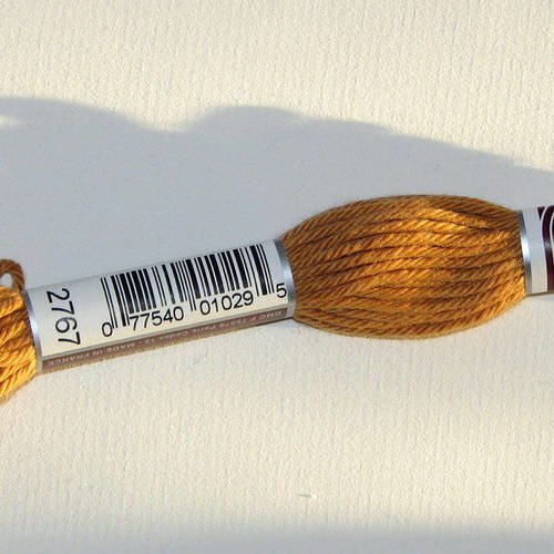 Dmc n°2767, échevette de coton marron pour tapisserie et canevas