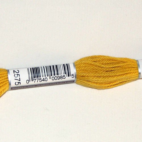 Dmc n°2575, échevette de coton jaune pour tapisserie et canevas