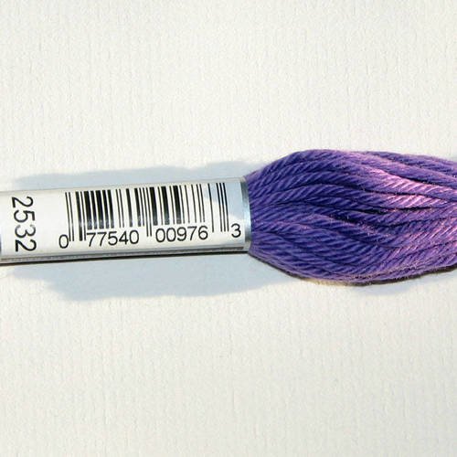 Dmc n°2532, échevette de coton violet pour tapisserie et canevas
