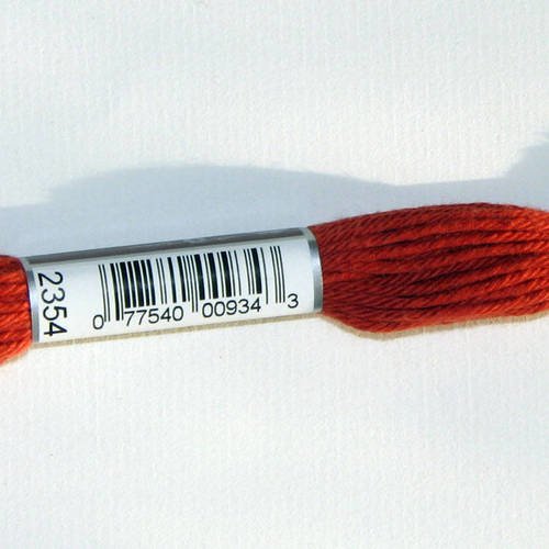 Dmc n°2354, échevette de coton marron pour tapisserie et canevas