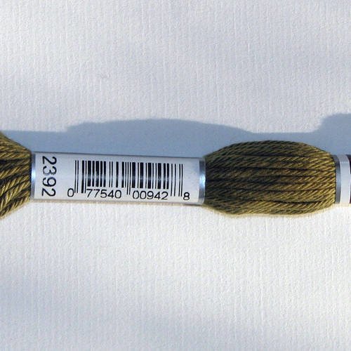 Dmc n°2392, échevette de coton vert pour tapisserie et canevas