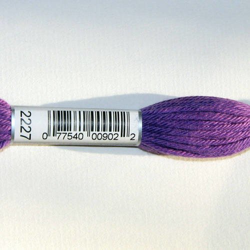 Dmc n°2227, échevette de coton violet pour tapisserie et canevas