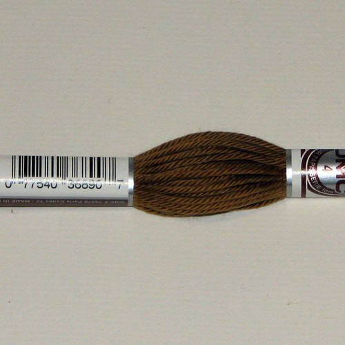 Dmc n°2152, échevette de coton marron pour tapisserie et canevas