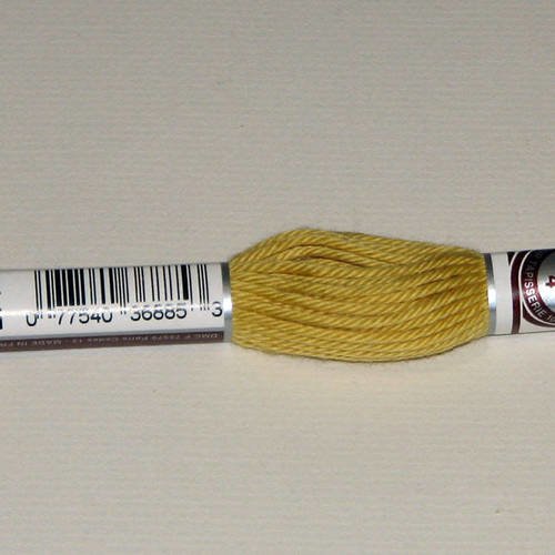 Dmc n°2147, échevette de coton jaune pour tapisserie et canevas