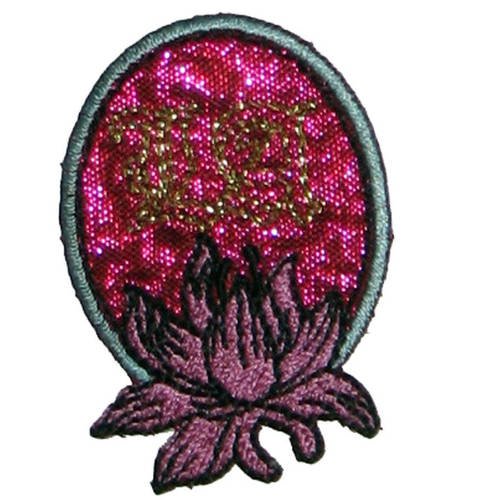 Motif thermocollant  pour fille, forme ovale rose et fleur.