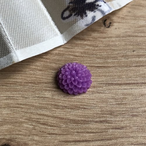 1 embellissement cabochon fleur violet