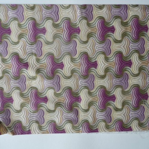 Vintage : tres beau coupon de tissu americain, motifs geometriques mauves, jaunes et verts