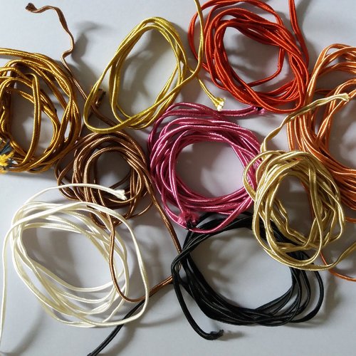 Lot de galons soutaches couleurs variees