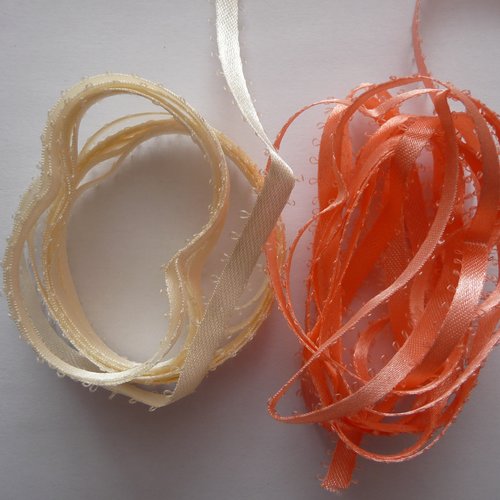2 rubans (2 m x 2) satin fantaisie rose et blanc