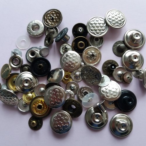 Mélange de rivets et boutons pressions - couture - travaux textiles