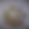 Mélange de boutons nacrés et blancs en plastique - couture, customisation, créations textiles, ...