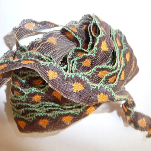 Dentelle fantaisie,  5 m de longueur, couleur marron, motif jaune orange  avec liseré  vert -  couture, créations textiles, customisation