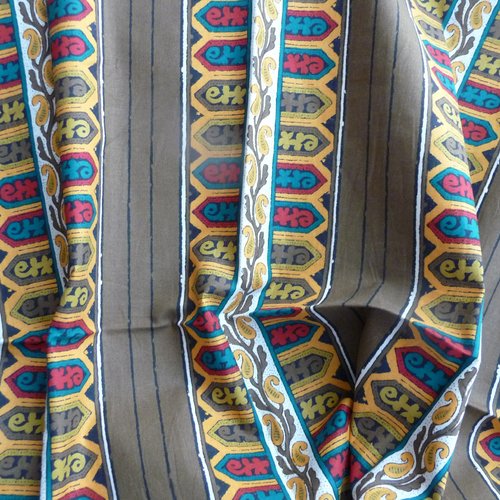 Coupon tissu provençal "souleiado", couleur marron avec motifs géométriques colorés