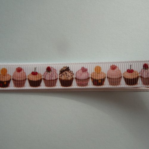 Ruban gros grains fond blanc avec motifs cupcakes - largeur 1,3 cm - pour travaux couture, bijoux, décorations, customisation,