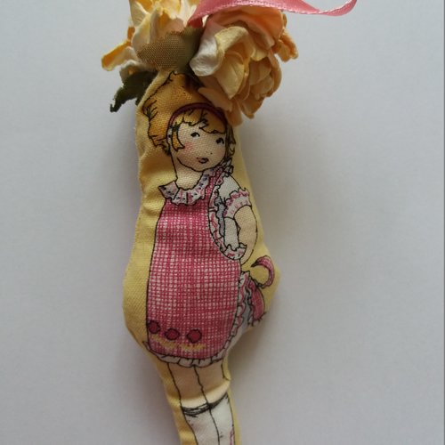 Poupette rétro en tissu rembourrée fibres synthétiques (n° 8)