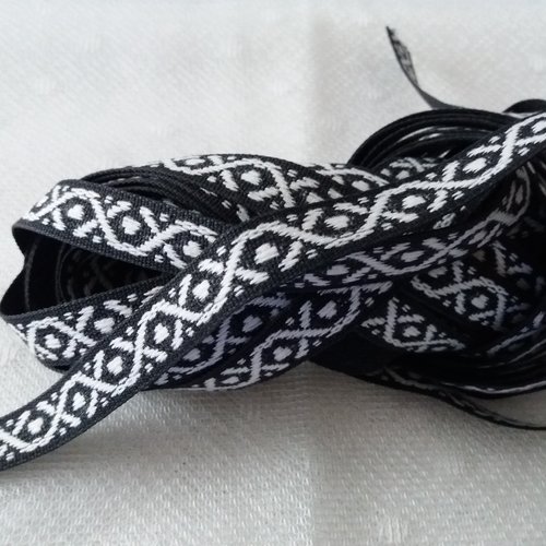 Galon passementerie noir avec motifs blancs - 1 m x 1,8 cm - travaux de couture, cartonnages, loisirs créatifs, à coudre, à coller