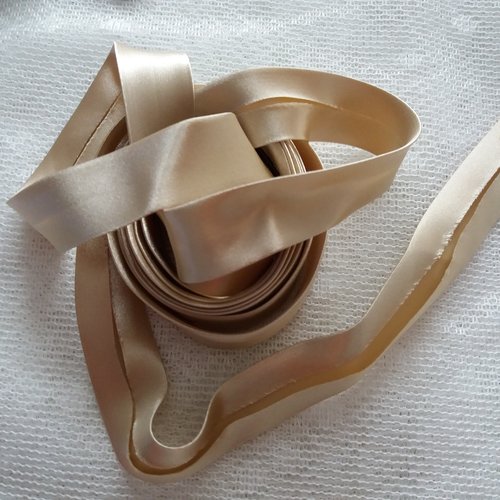 Galon biais satiné jaune clair, doré clair - 2,8 m x 2 cm - travaux couture, customisation, finitions, décoration