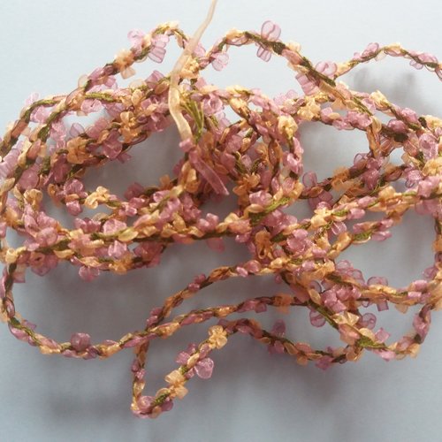 Ruban fin décoratif petites fleurettes roses et jaunes- 2 m x 8 mm - décorations, petites finitions, customisation