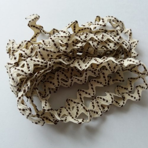 Galon croquet festonné fantaisie blanc cassé et noir - 7 mm épaisseur - vendu au mètre