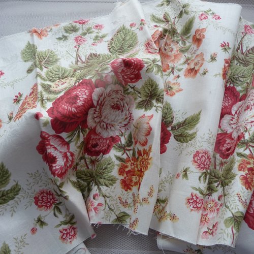 Tissu japonais fleuri, en coton, fond jaune pale - couture, customisation, décoration, créations textiles