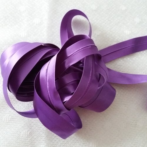 9 m de galon biais satiné couleur violette