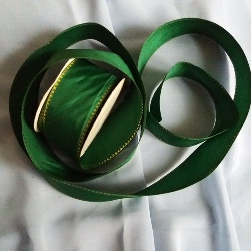 Ruban de fete tissu couleur verte avec bords dores