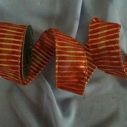 Decoration de noel - ruban a rayures  rouge et or ,  bords rigides