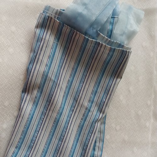 Chute de tissu rideau rayures (bleue, turquoise, blanc, fil argenté) - ourlé haut et bas - pattes suspension organza -  1,38 m x 30 cm