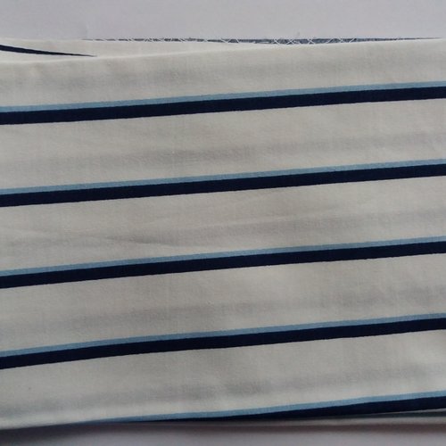 Tissu en coton blanc avec rayures bleues et bleu-marine - environ 40 cm x 45 cm