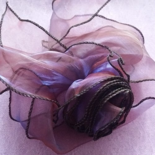Grosse fleur à suspendre en organza couleur violette irisée - décoration florale, home-déco, embellissements