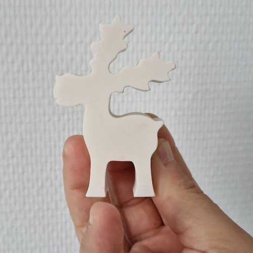Figurine petit cerf de noël en jesmonite