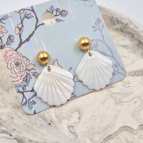 Petites boucles d'oreilles coquillage
