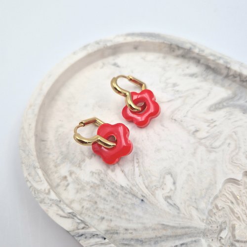 Boucle petite fleur résine