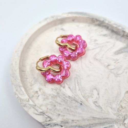 Boucle petite fleur résine