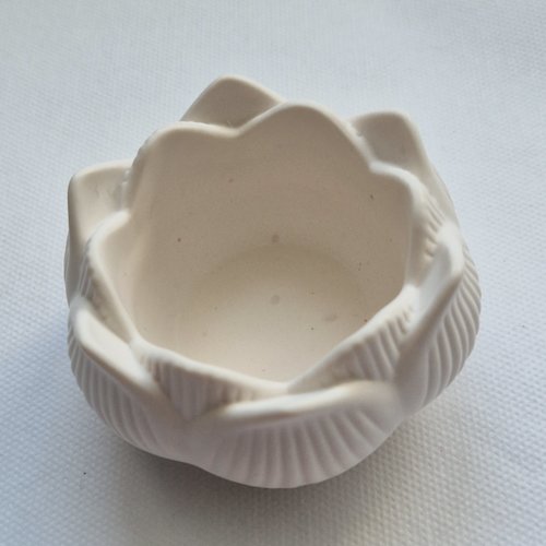 Pot fleur de lotus en jesmonite