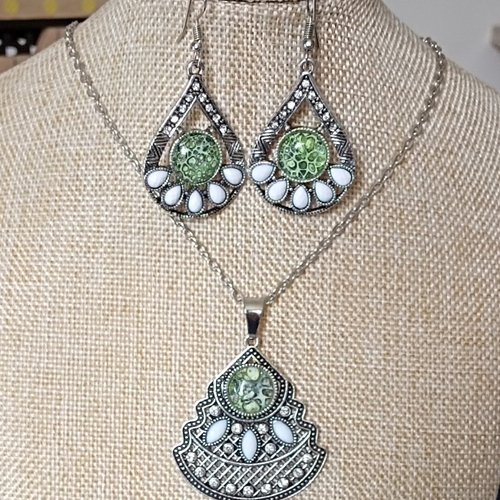 Parure  cabochon  peint à la main   a598
