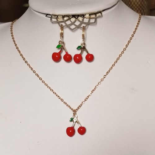 Très belle parure cerise