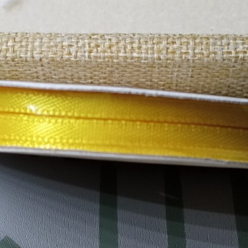 Bobine de ruban 3 mm  de satin  jaune