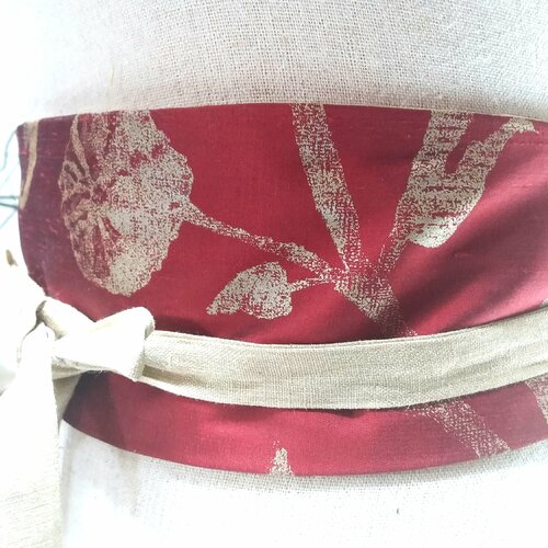 Magnifique ensemble ceinture large et pochette assortie en velours de soie brodée de fil pourpre et d'or et agrémentées de pierres Accesorios Cinturones y tirantes Cinturones 1960's 