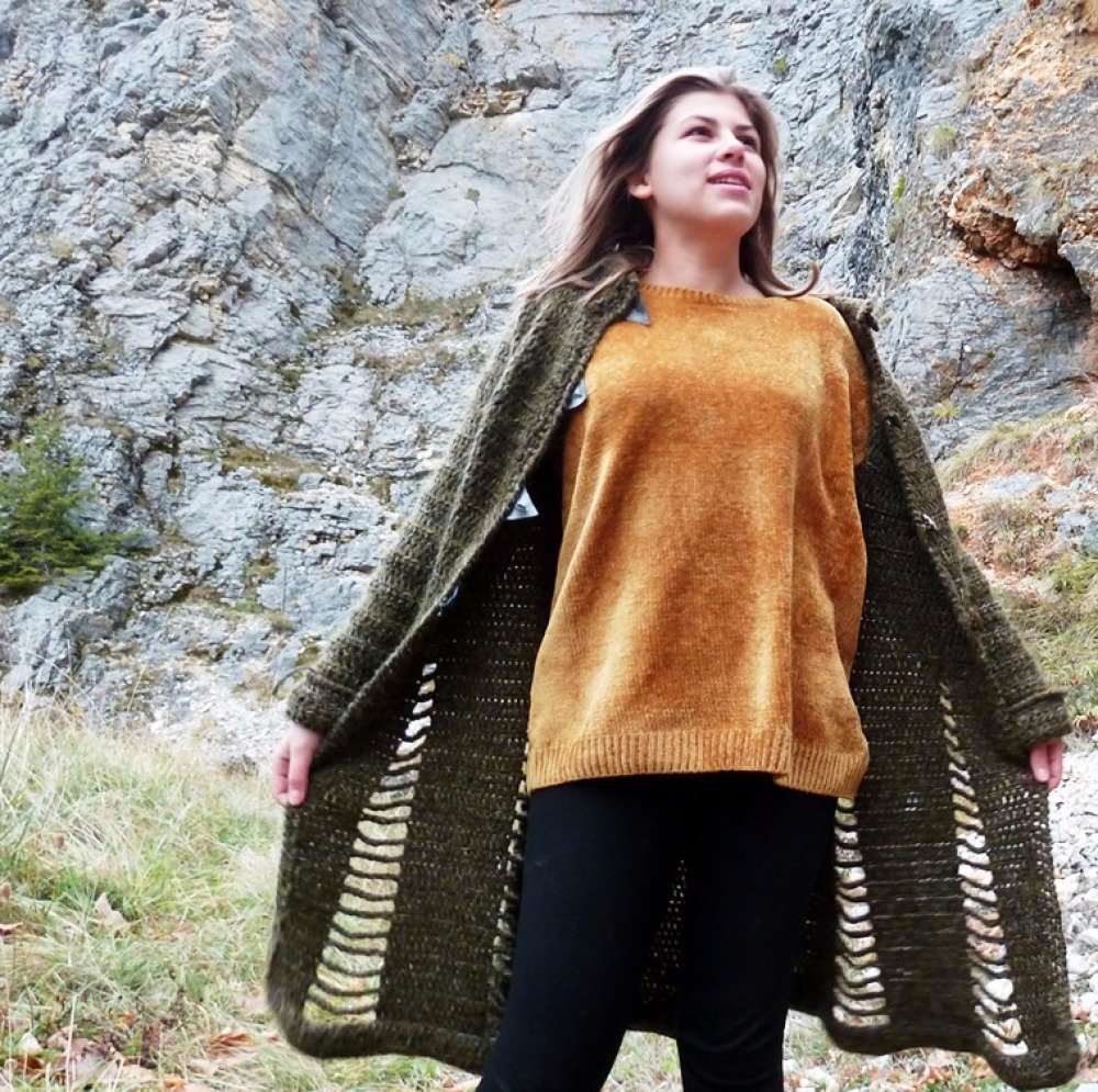 Patron crochet pour manteau femme à capuche open spaces Patron crochet pour manteau femme à capuche open spaces