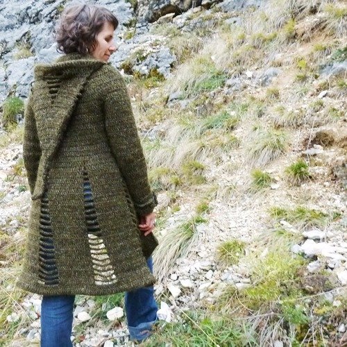 Patron crochet pour manteau femme à capuche open spaces Patron crochet pour manteau femme à capuche open spaces