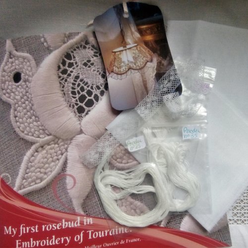 Kit "my first rosebud in embroidery of touraine" (in english)