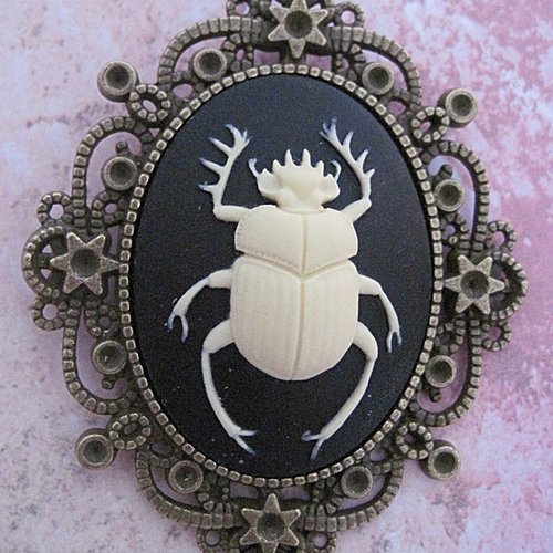 Broche gothique camée scarabee insecte gothique steampunk